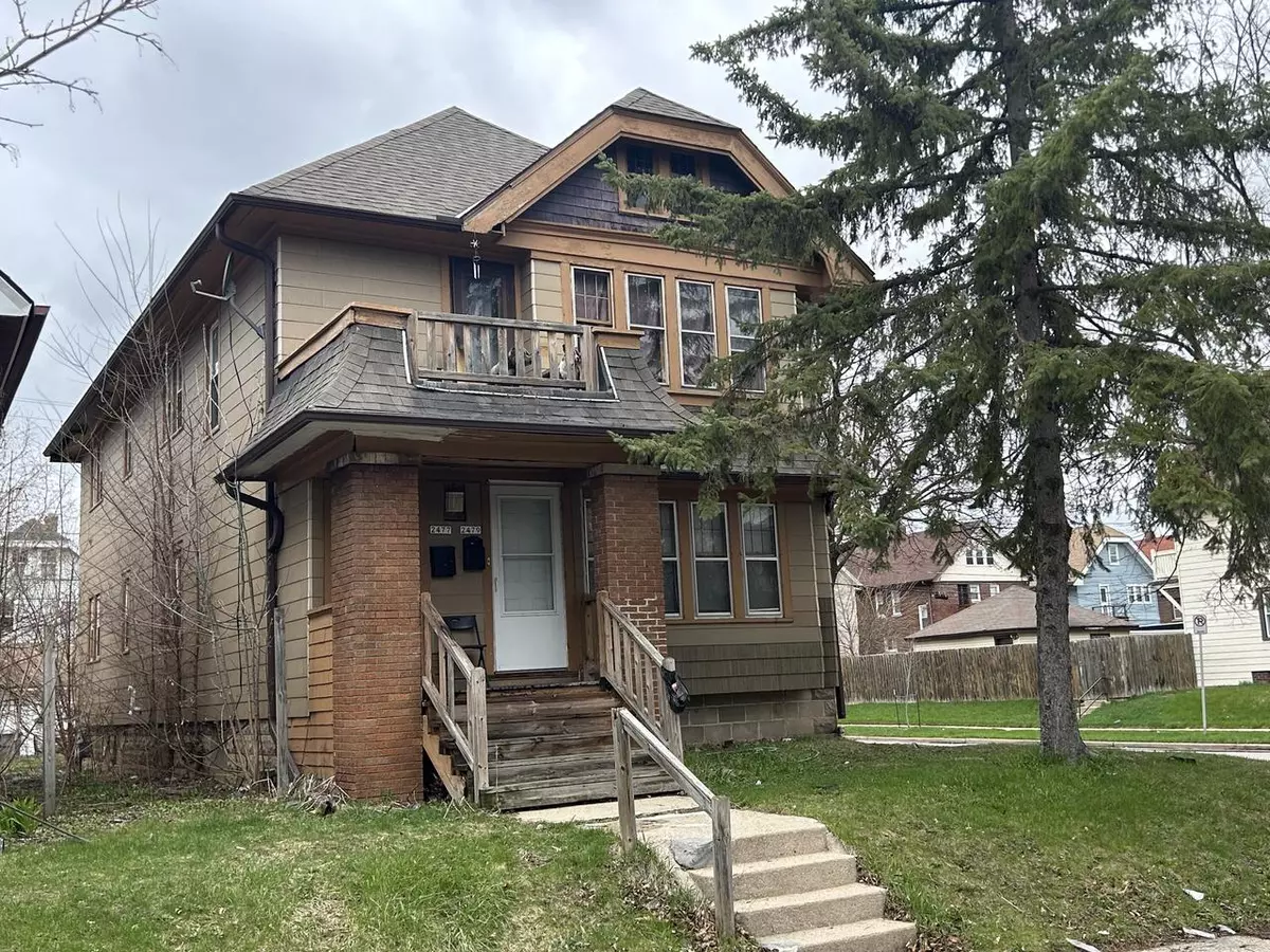 Milwaukee, WI 53210,2477 N 49th STREET #2479
