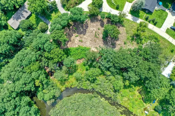 Lt1A LALUMIERE ROAD #1B South, Oconomowoc, WI 53066