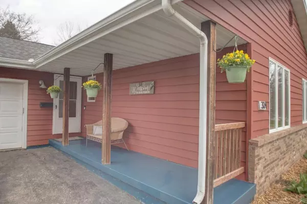 La Crescent, MN 55947,304 Regent DRIVE