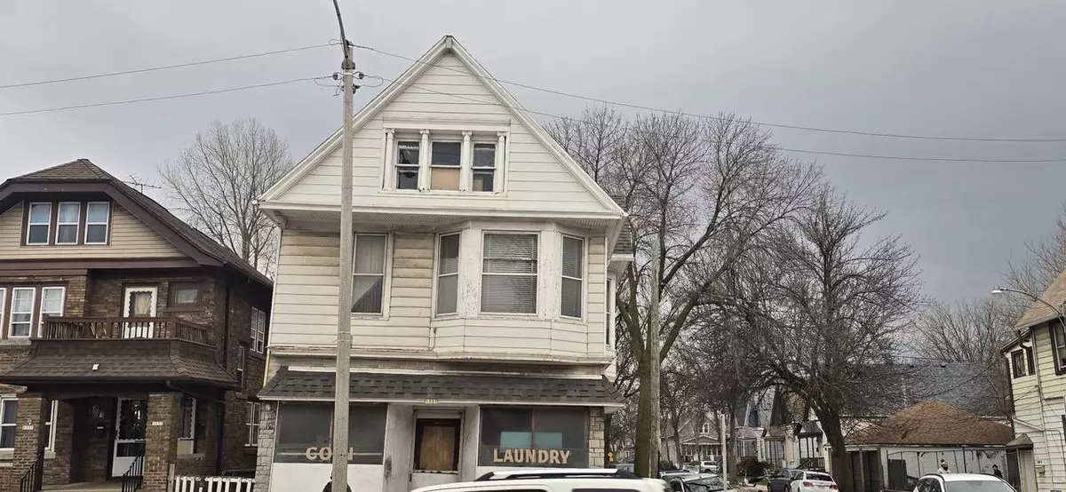 Milwaukee, WI 53204,1937 W Greenfield AVENUE