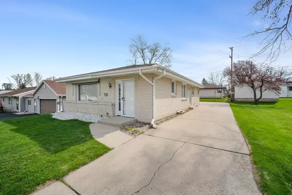 Greenfield, WI 53228,4242 S 90th STREET