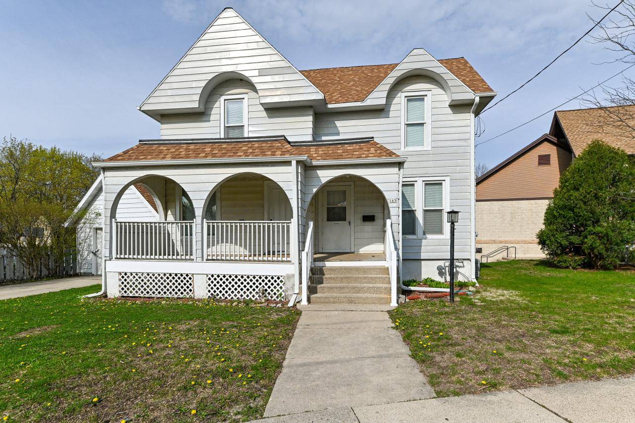 165 S Perkins BOULEVARD, Burlington, WI 53105