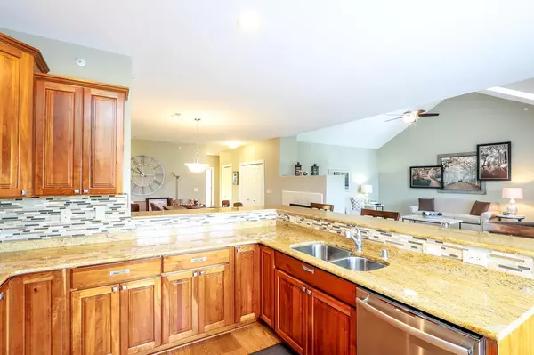 Bristol, WI 53104,19533 Jamestown PLACE #201