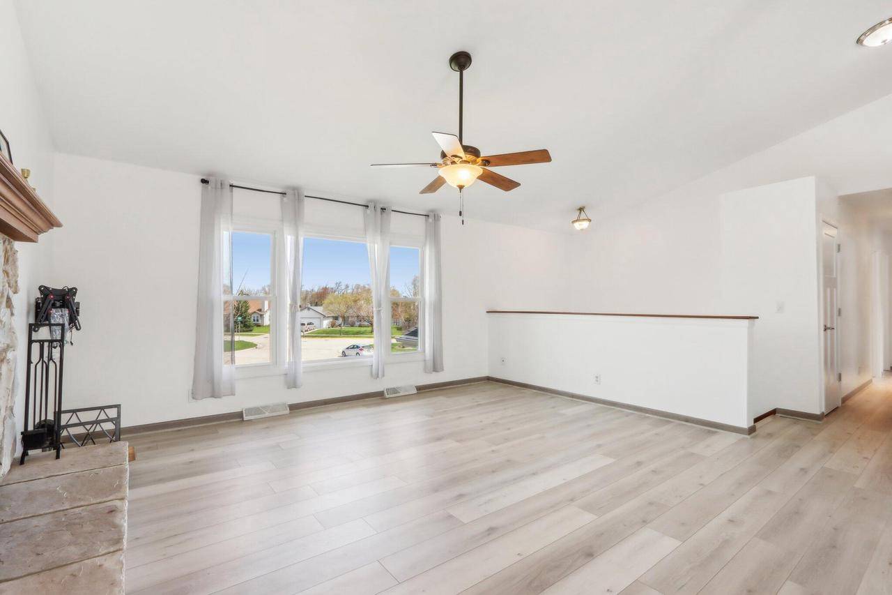 Oak Creek, WI 53154,1096 E Libby COURT