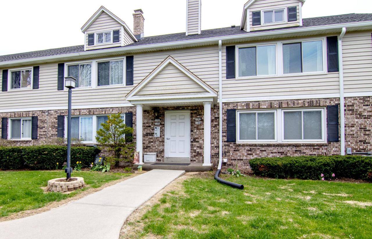 1192 Pilgrim PARKWAY, Elm Grove, WI 53122