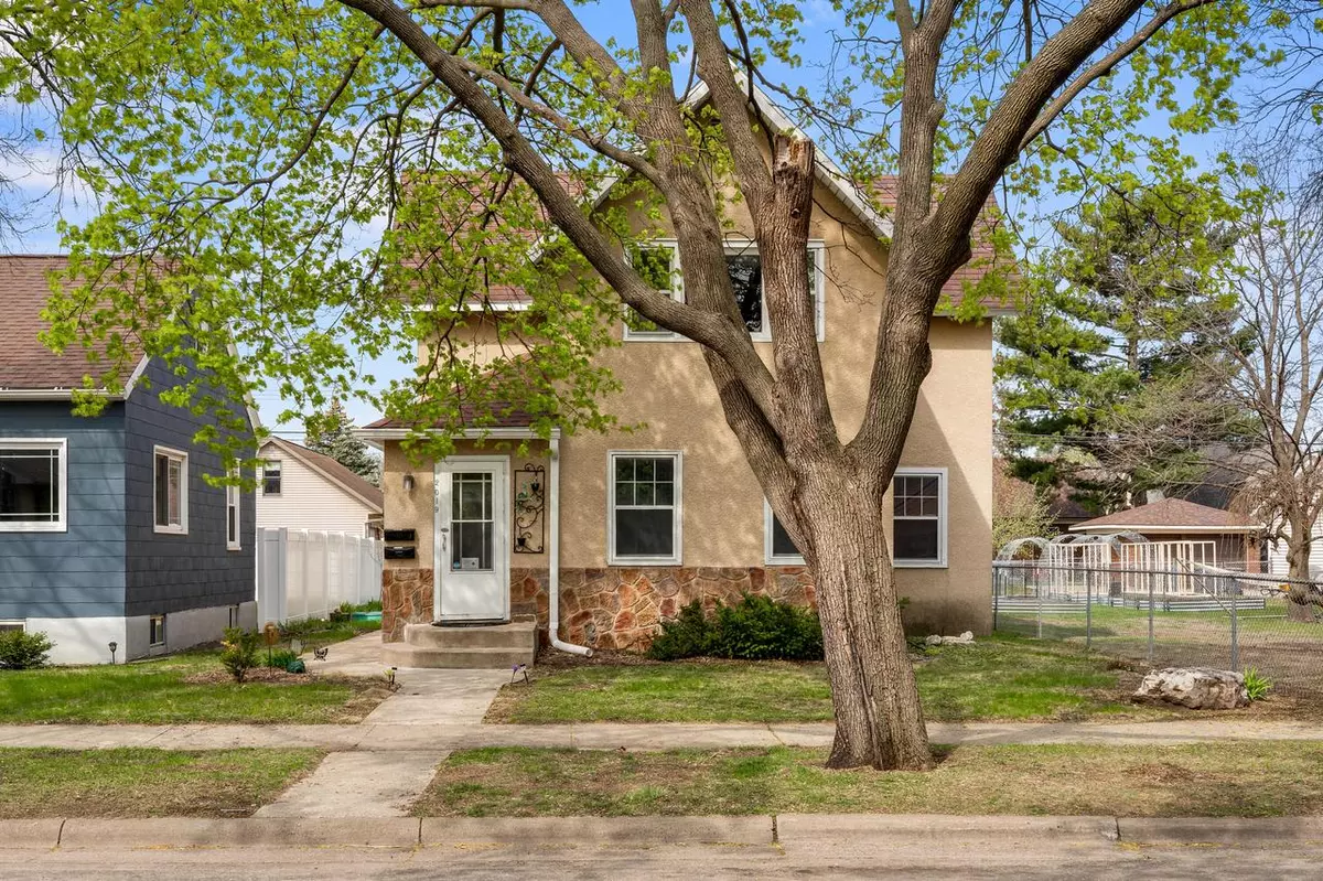 La Crosse, WI 54603,2017 Wood STREET #2019