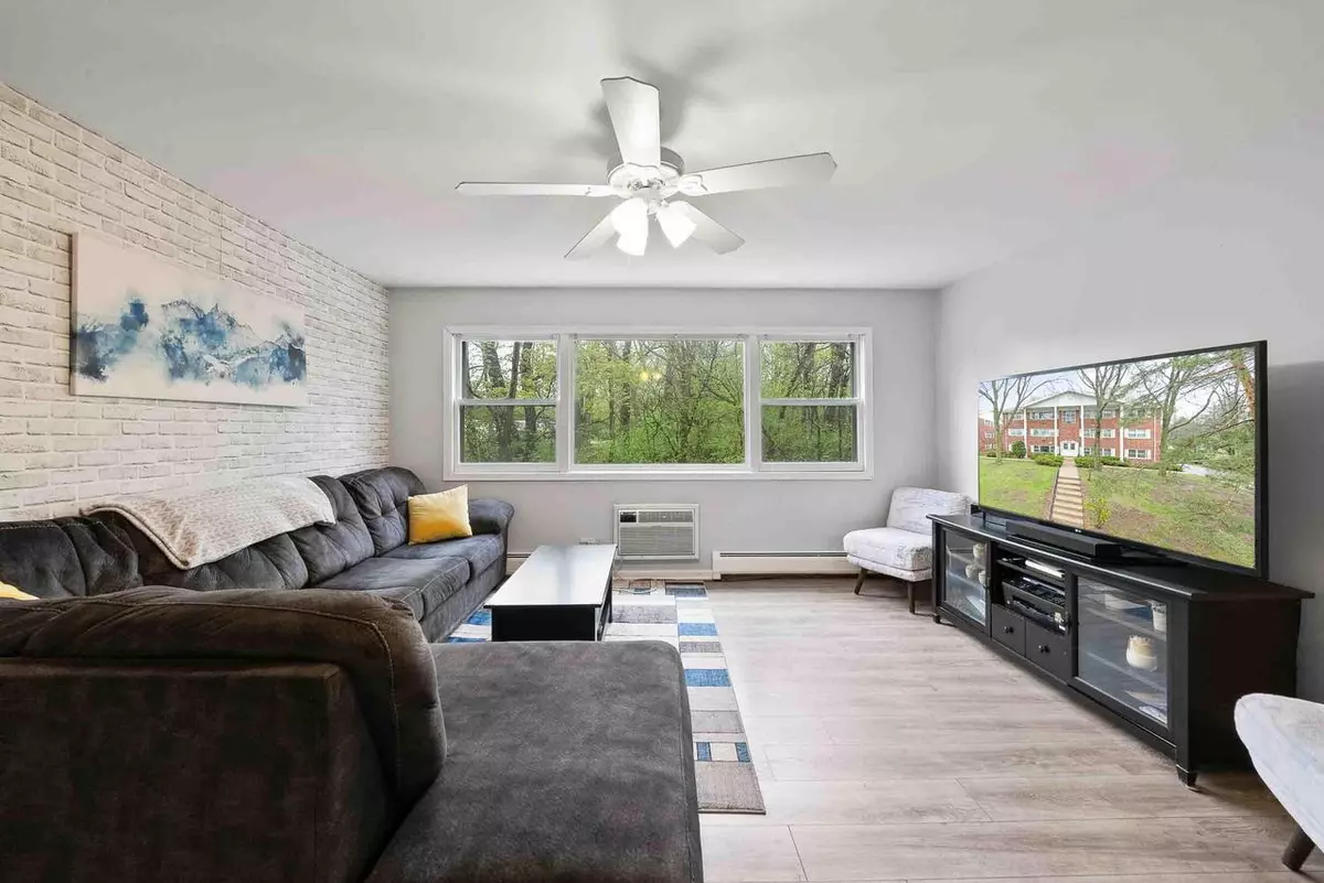 Lake Geneva, WI 53147,205 Country Club DRIVE #2C