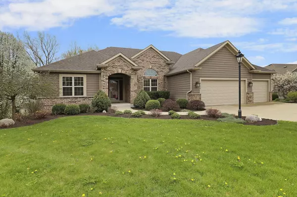 8695 Chaucer CIRCLE E, Bristol, WI 53104