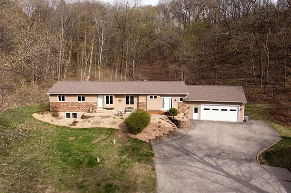 Onalaska, WI 54650,W6567 Apache COURT