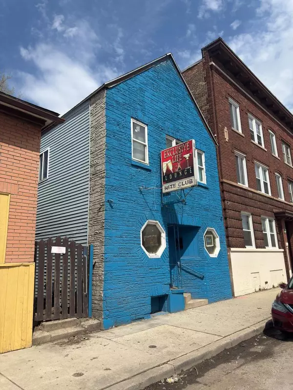 Milwaukee, WI 53204,1226 W National AVENUE #1228