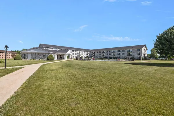 West Bend, WI 53095,125 N University DRIVE #109