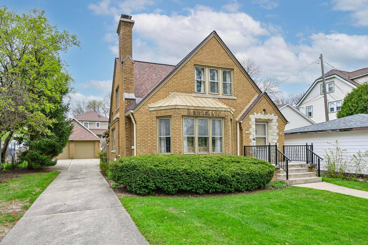 1443 N 65th STREET, Wauwatosa, WI 53213
