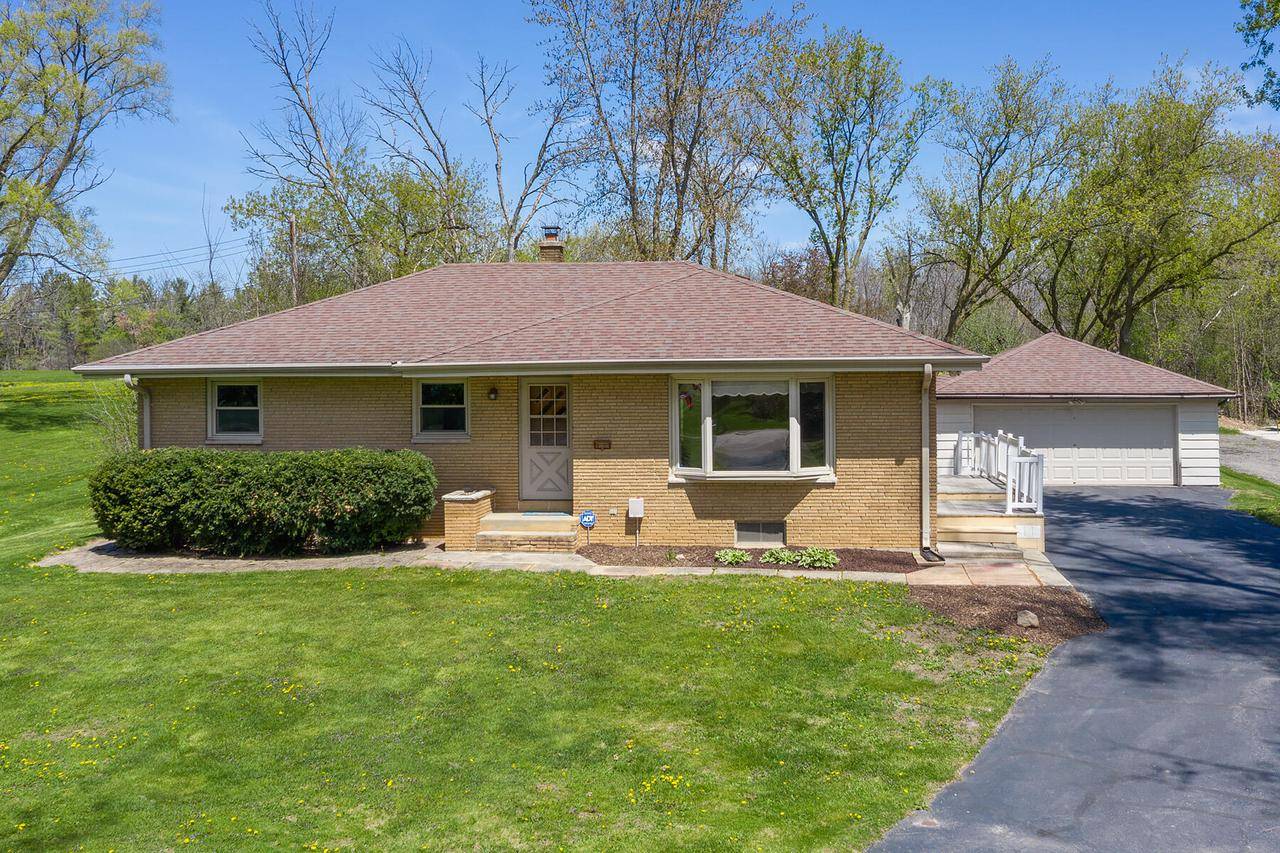 18450 W College AVENUE, New Berlin, WI 53146