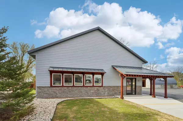 Watertown, WI 53094,717 W Main STREET