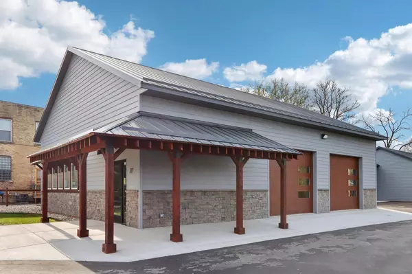 Watertown, WI 53094,717 W Main STREET