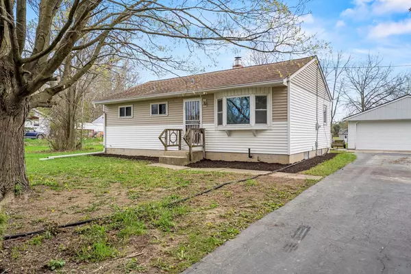 3733 E Becker ROAD, Oak Creek, WI 53154