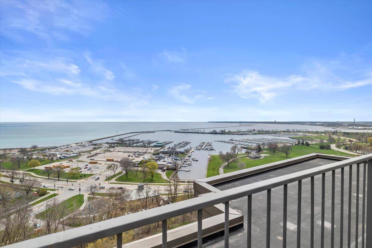1919 N Summit AVENUE #1D, Milwaukee, WI 53202
