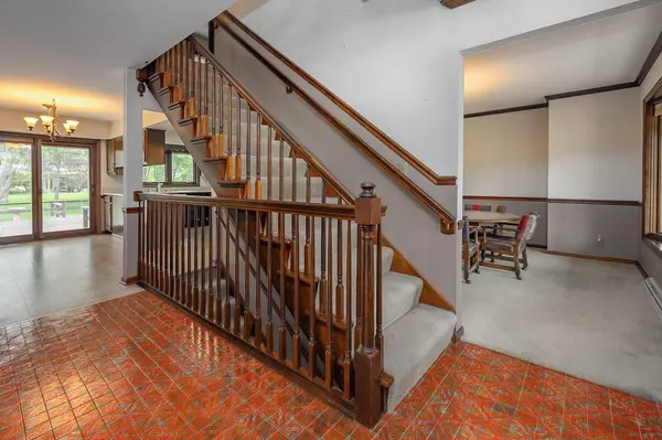 Greenfield, WI 53228,9810 W Barnard AVENUE