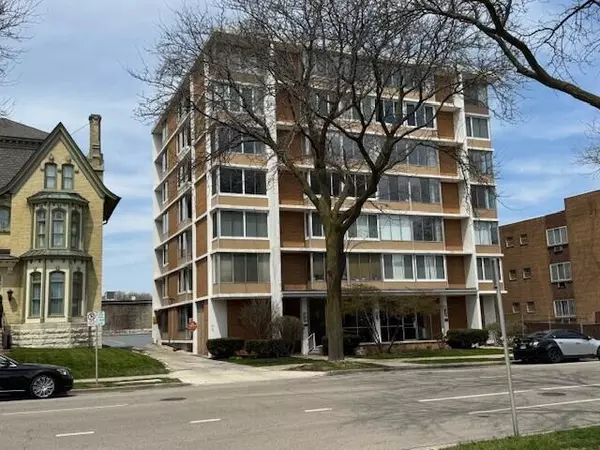 1409 N Prospect AVENUE #703, Milwaukee, WI 53202