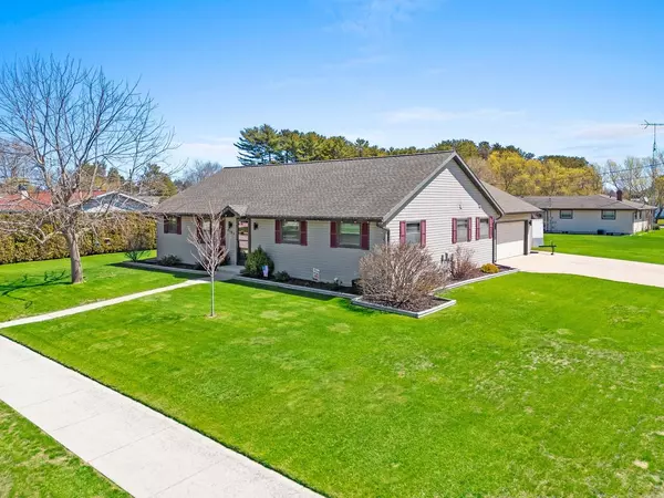 Two Rivers, WI 54241,4105 Clover STREET