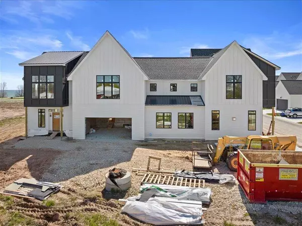 Port Washington, WI 53074,498 Bastle Wynd #10