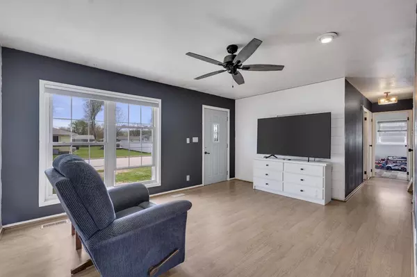 Onalaska, WI 54650,302 10th AVENUE S