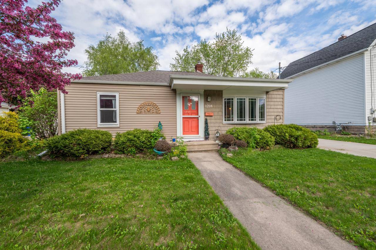 1218 S Kernan AVENUE, Appleton, WI 54915