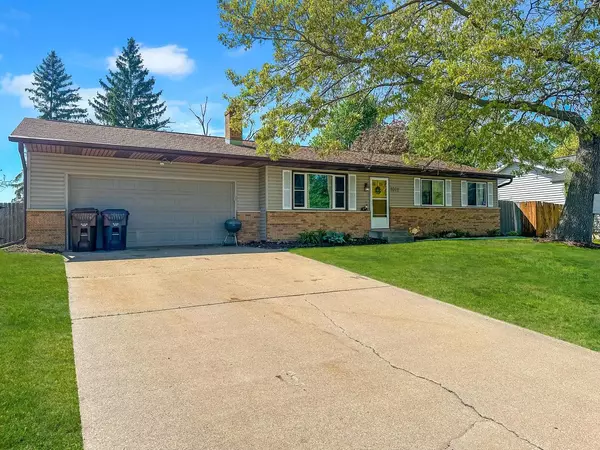 1021 Oak AVENUE N, Onalaska, WI 54650