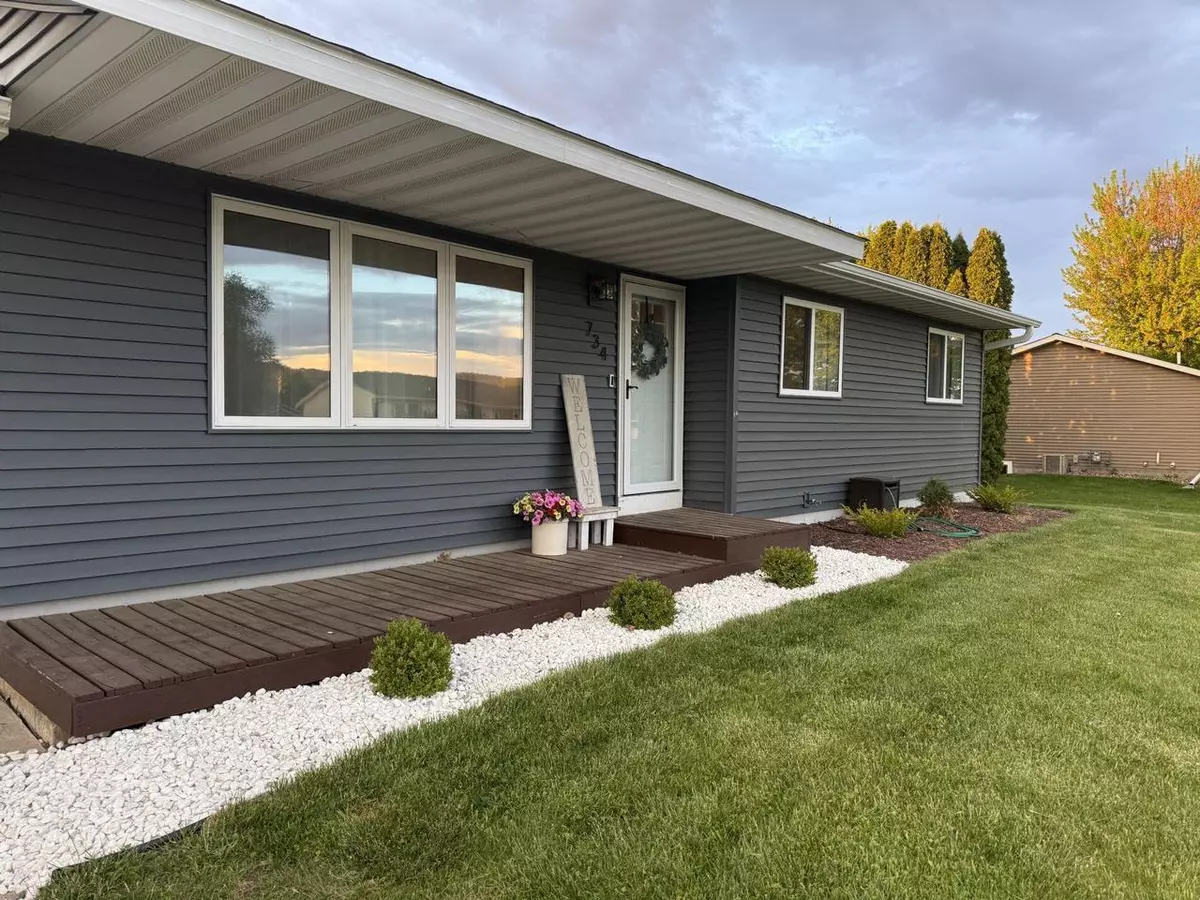 West Salem, WI 54669,734 Rays PLACE