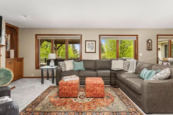 Hubertus, WI 53033,936 Elmwood Way COURT