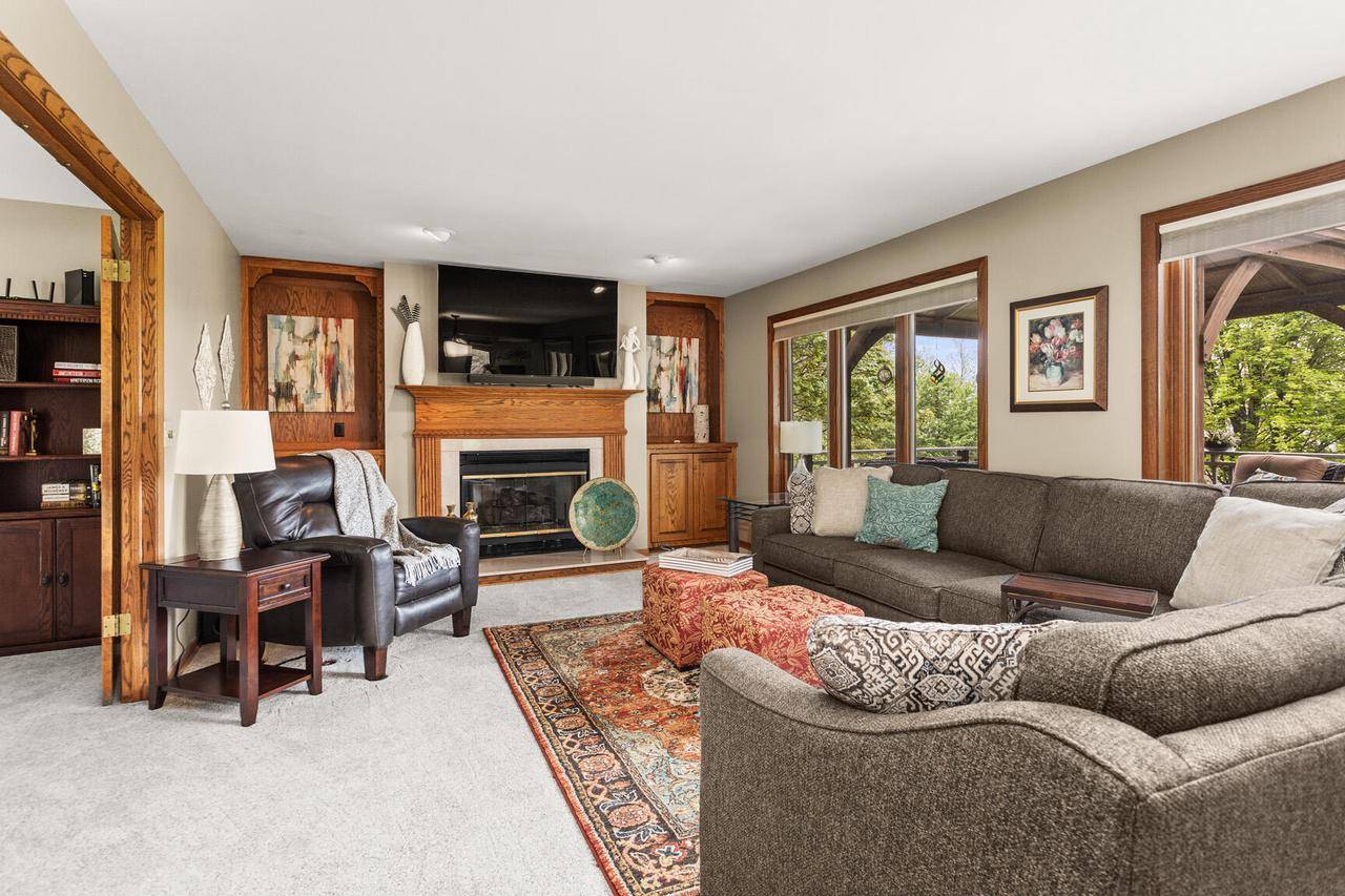 Hubertus, WI 53033,936 Elmwood Way COURT