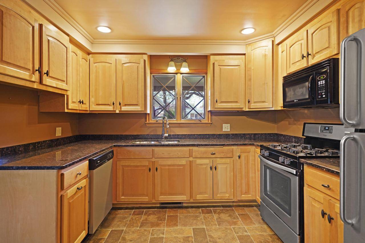 Kenosha, WI 53142,4402 68th STREET