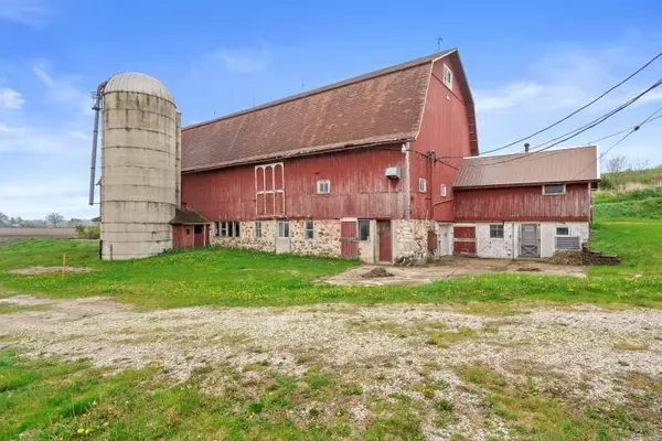 Pewaukee, WI 53072,N47W26699 Lynndale ROAD