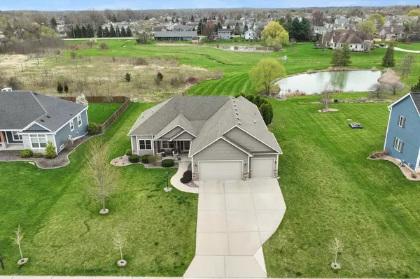 Oak Creek, WI 53154,1035 E Peach Tree LANE