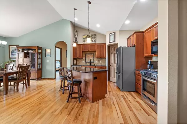 Oak Creek, WI 53154,1035 E Peach Tree LANE