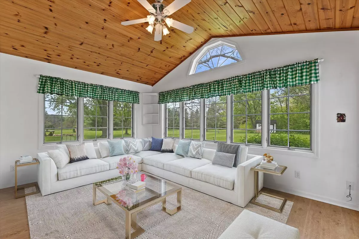 Mukwonago, WI 53149,S67W32842 Westgate COURT