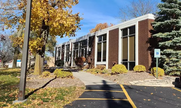 850 Elm Grove ROAD #17, Elm Grove, WI 53122