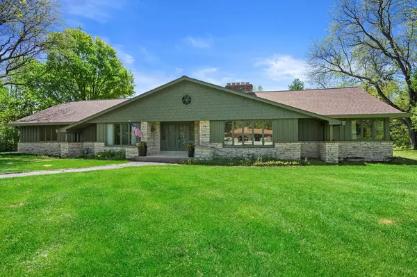 Franklin, WI 53132,9011 W Meadow LANE