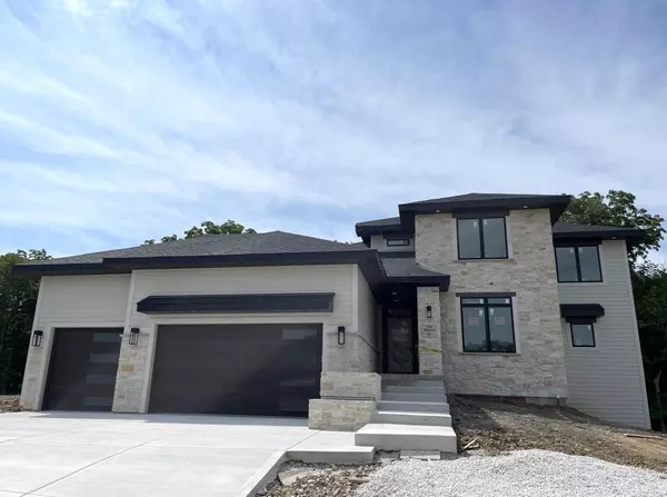N66W21223 Sagebrush DRIVE, Menomonee Falls, WI 53051