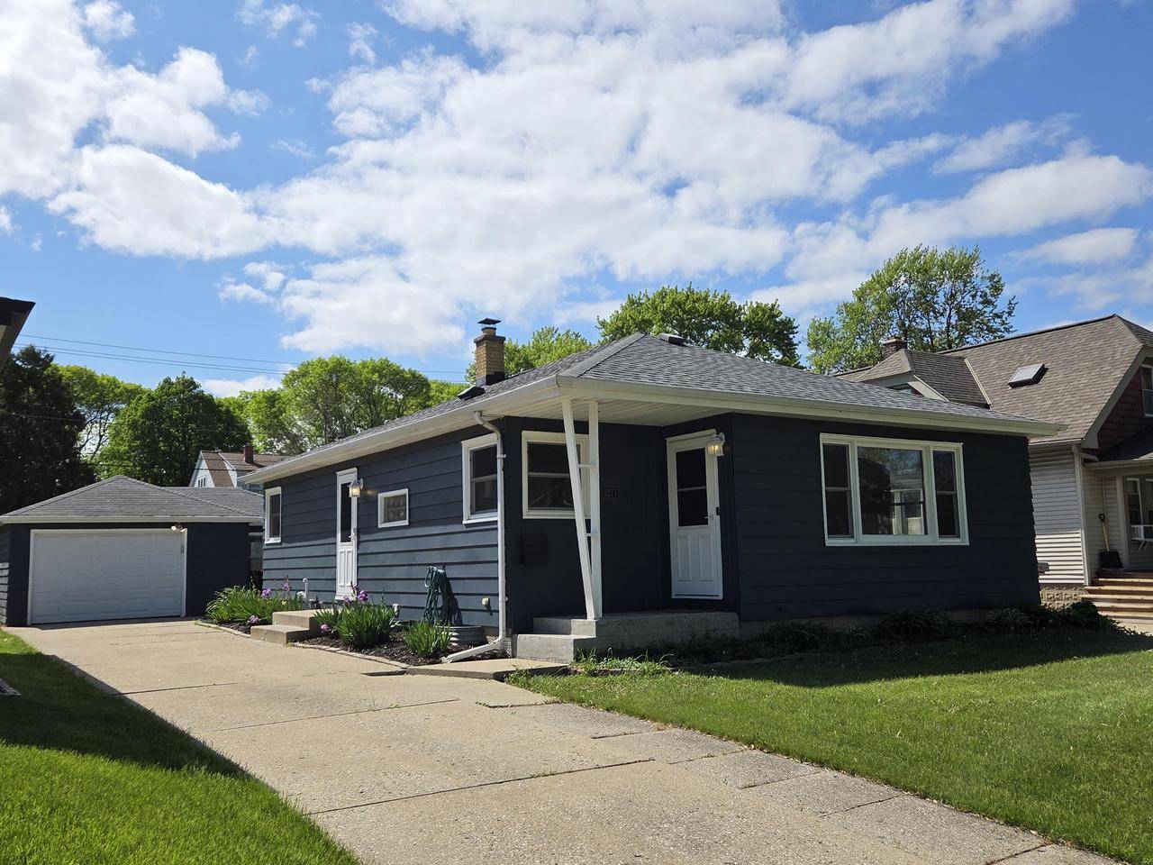 2171 S 95th STREET, West Allis, WI 53227