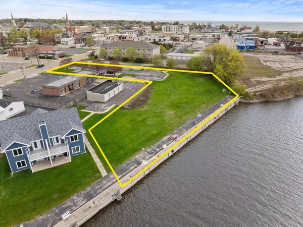 1609 16TH STREET, Two Rivers, WI 54241