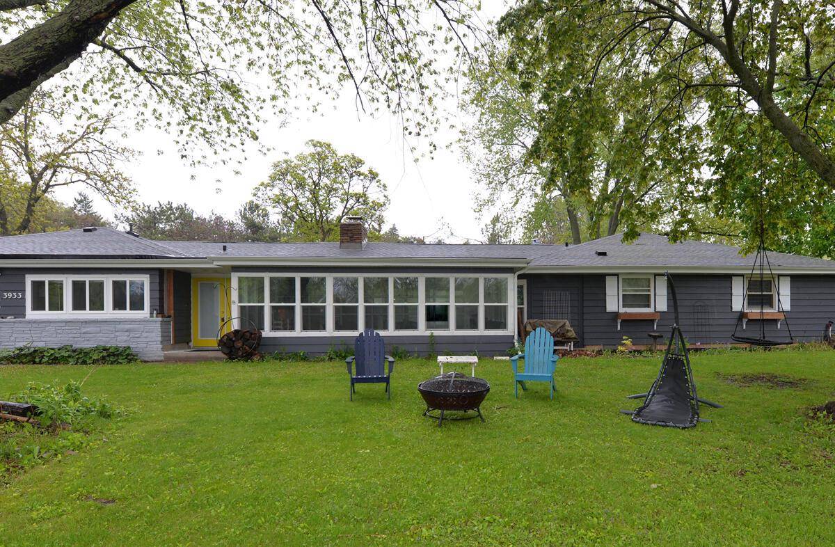 3933 Country LANE, Mount Pleasant, WI 53405