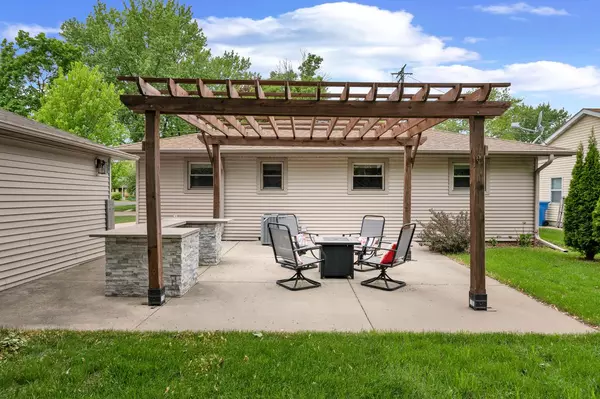 Watertown, WI 53094,1317 Neenah STREET