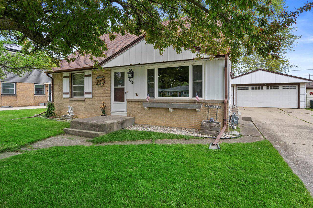804 Clark AVENUE, South Milwaukee, WI 53172