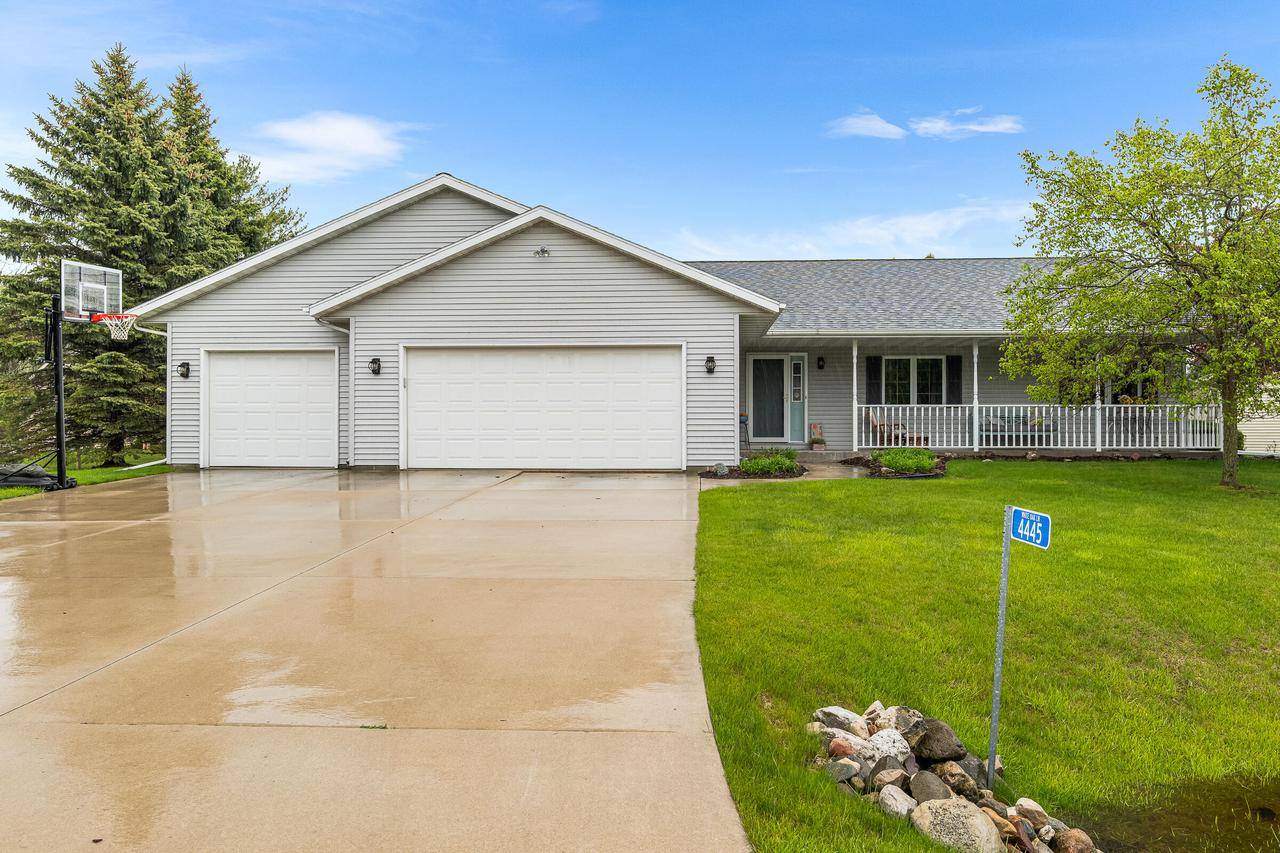 4445 White Oak LANE, Sheboygan, WI 53083