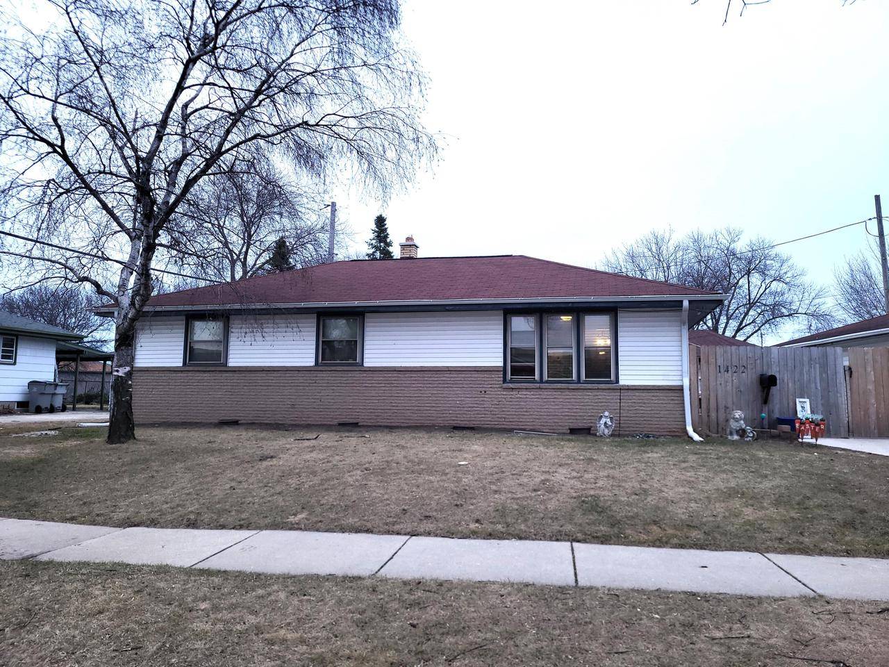 1422 W Granada STREET, Milwaukee, WI 53221