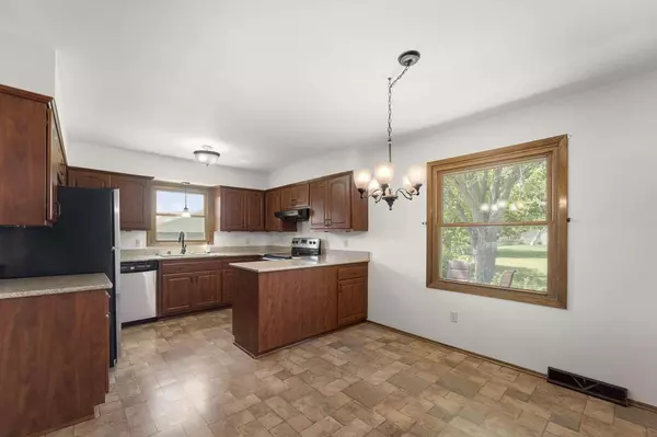 Mukwonago, WI 53149,1103 Eastern Trl