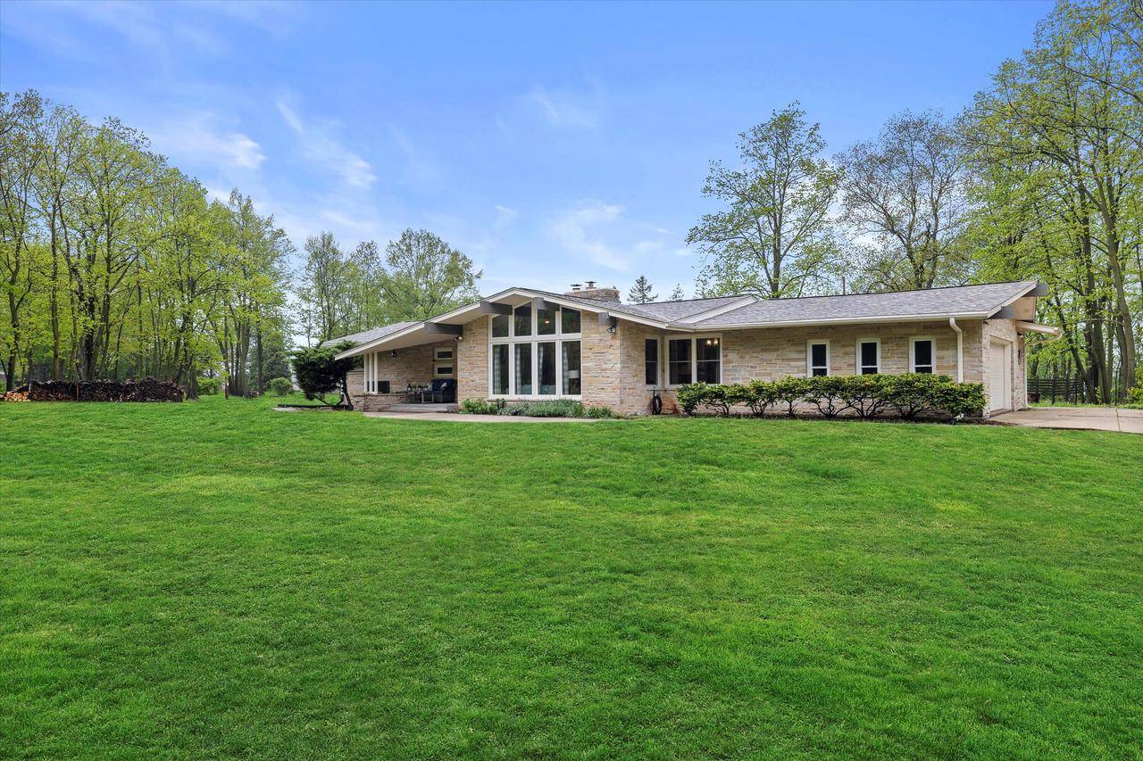 8445 S 44th STREET, Franklin, WI 53132