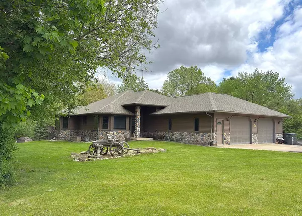 W7794 Hackett ROAD, Whitewater, WI 53190