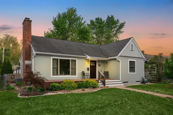 2214 Ferry STREET, La Crosse, WI 54601